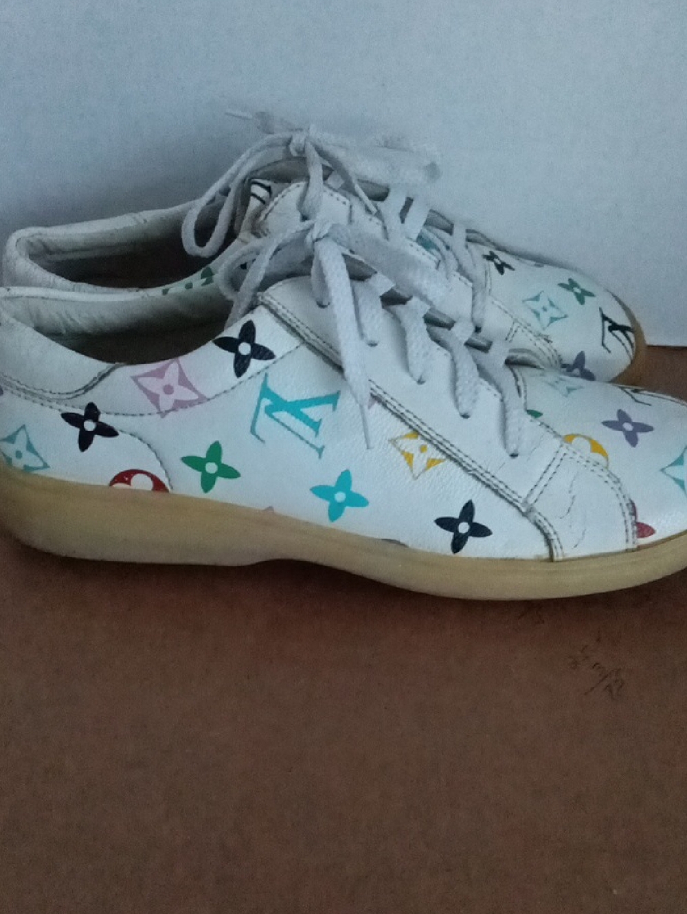 Louis Vuitton White Leather Sneakers with Multicolor Monogram